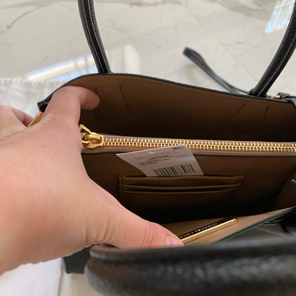 Michael Kors messenger bag - Picture 7 of 8